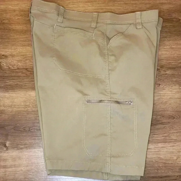 Wrangler Men’s 44 Tan Nylon Spandex Stretch Cargo Utility Shorts 9” Inseam - Picture 4 of 8